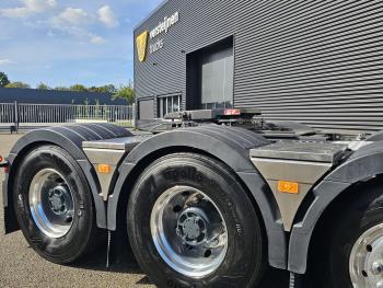FH 16 750 / 8x4 / 245.000 kg / RETARDER /